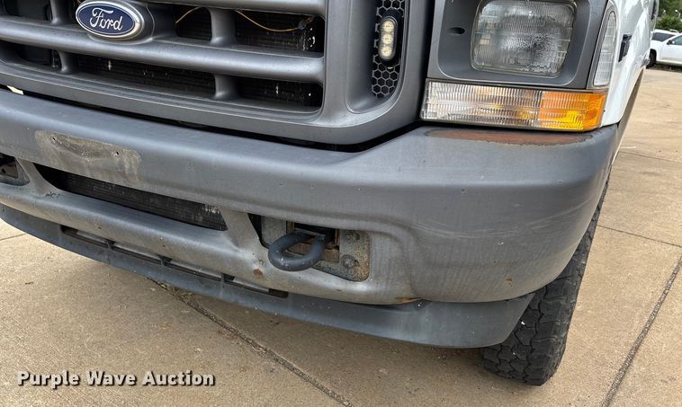 image for item DU1299 2003 Ford F250 Super Duty Crew Cab pickup truck