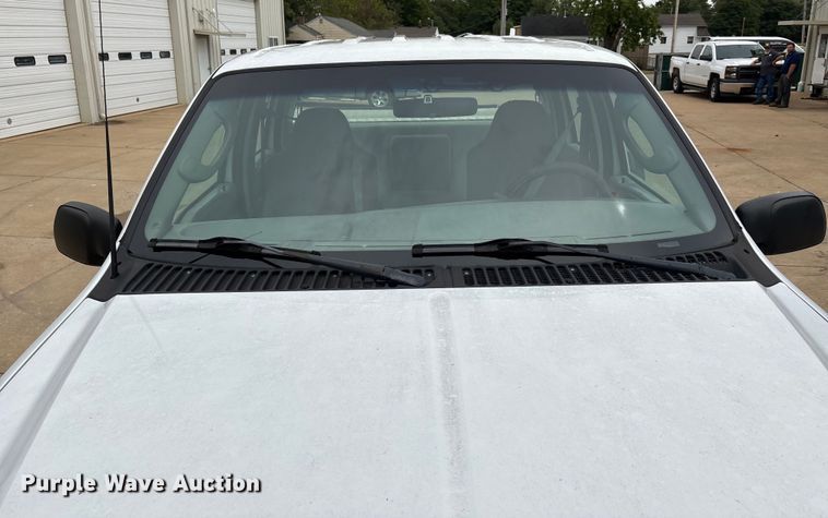 image for item DU1299 2003 Ford F250 Super Duty Crew Cab pickup truck