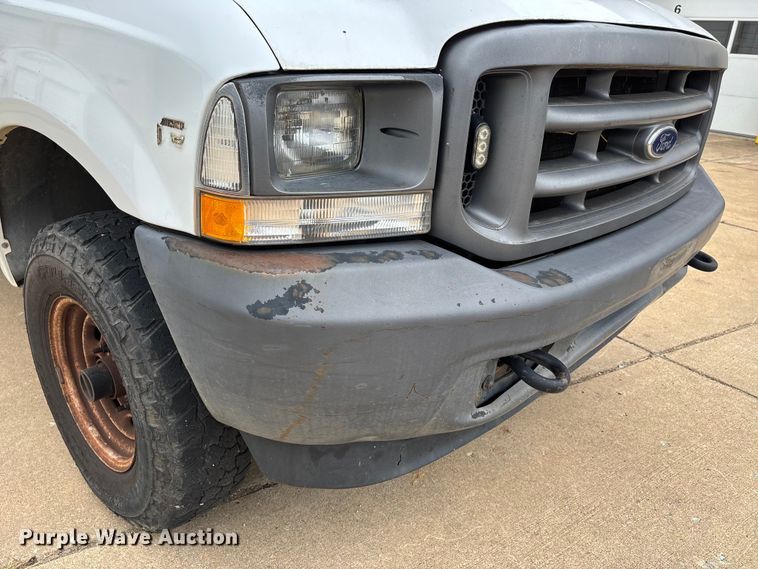 image for item DU1299 2003 Ford F250 Super Duty Crew Cab pickup truck