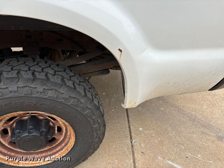 image for item DU1299 2003 Ford F250 Super Duty Crew Cab pickup truck