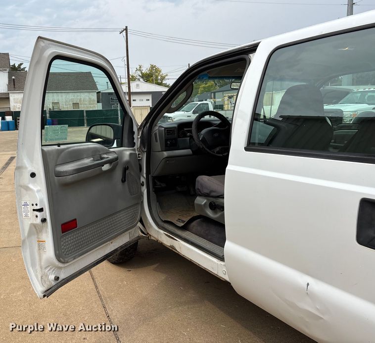 image for item DU1299 2003 Ford F250 Super Duty Crew Cab pickup truck