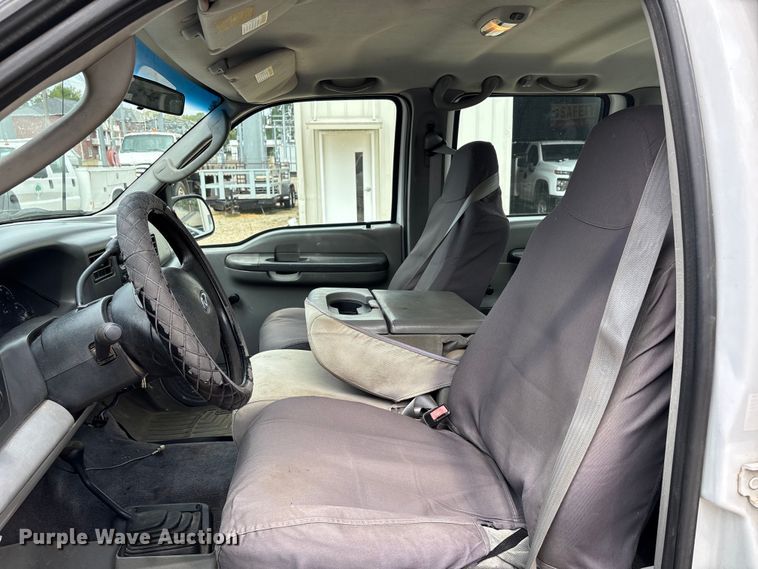 image for item DU1299 2003 Ford F250 Super Duty Crew Cab pickup truck