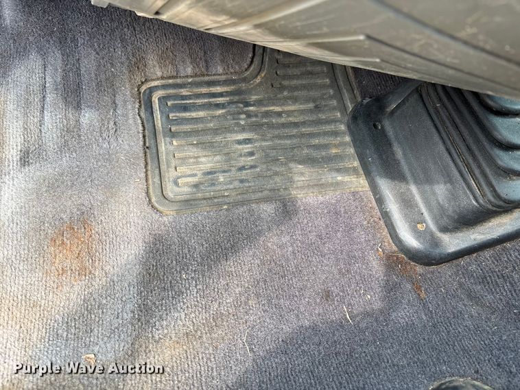 image for item DU1299 2003 Ford F250 Super Duty Crew Cab pickup truck