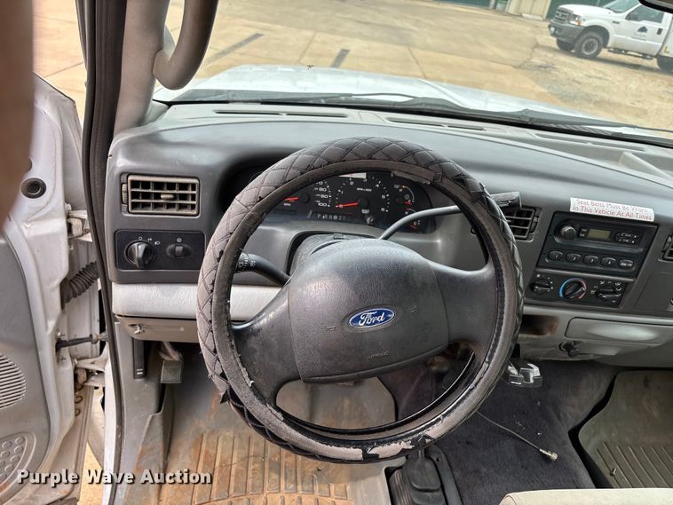 image for item DU1299 2003 Ford F250 Super Duty Crew Cab pickup truck