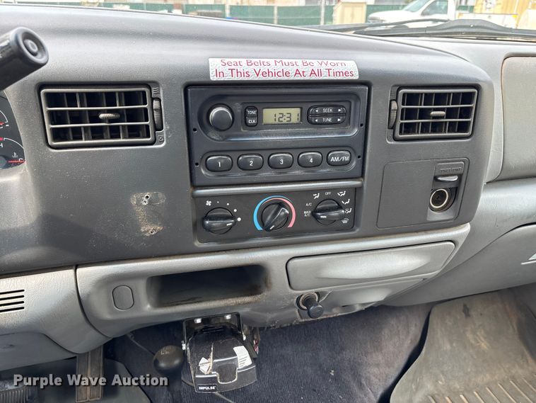 image for item DU1299 2003 Ford F250 Super Duty Crew Cab pickup truck