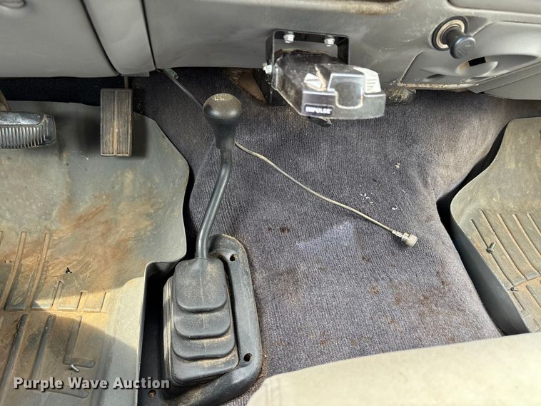 image for item DU1299 2003 Ford F250 Super Duty Crew Cab pickup truck