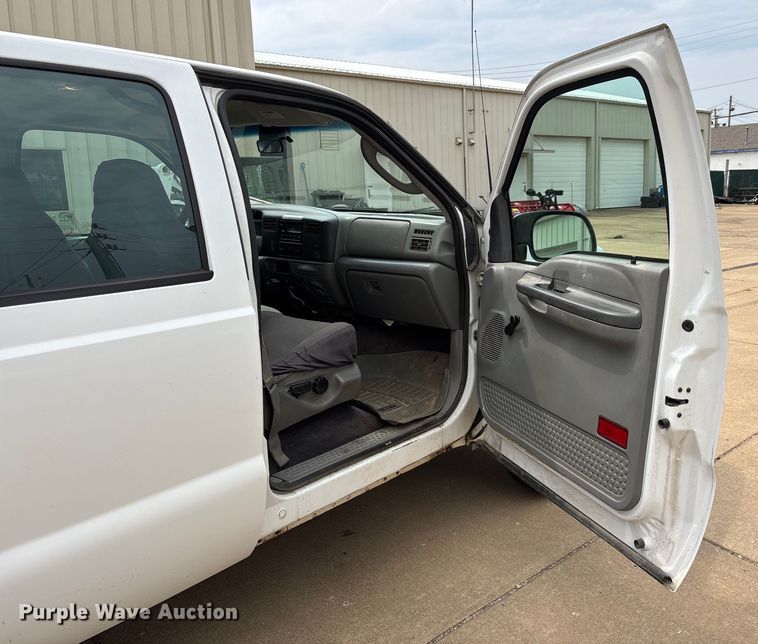 image for item DU1299 2003 Ford F250 Super Duty Crew Cab pickup truck