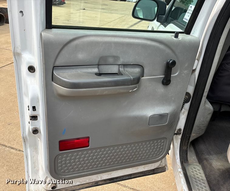 image for item DU1299 2003 Ford F250 Super Duty Crew Cab pickup truck