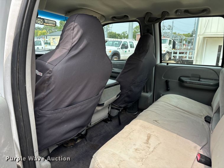 image for item DU1299 2003 Ford F250 Super Duty Crew Cab pickup truck