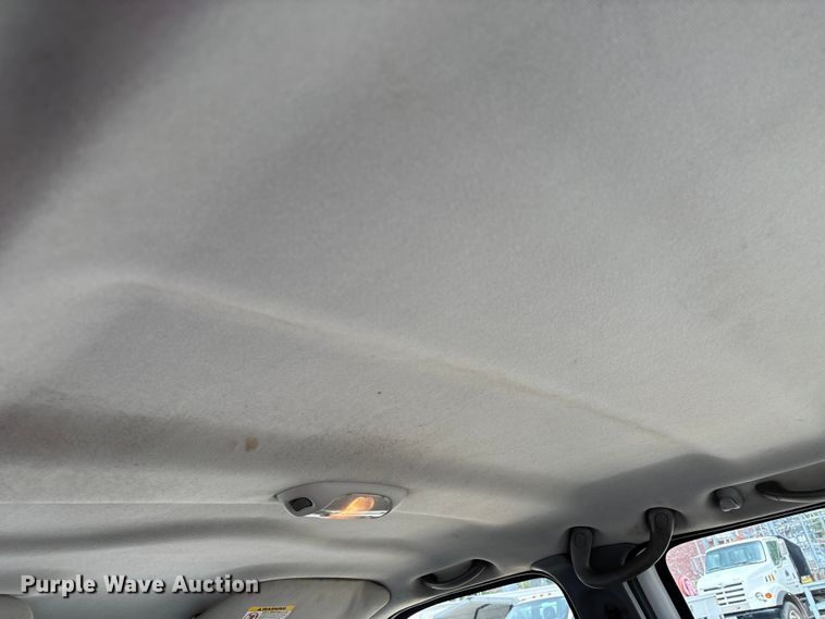 image for item DU1299 2003 Ford F250 Super Duty Crew Cab pickup truck