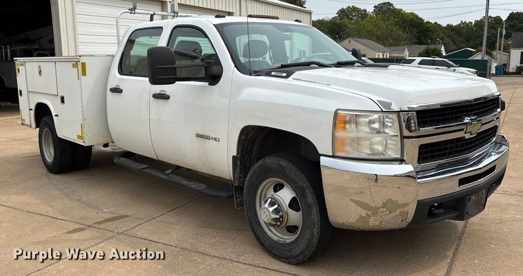 image for item DU1302 2010 Chevrolet Silverado 3500HD Crew Cab utility bed pickup truck