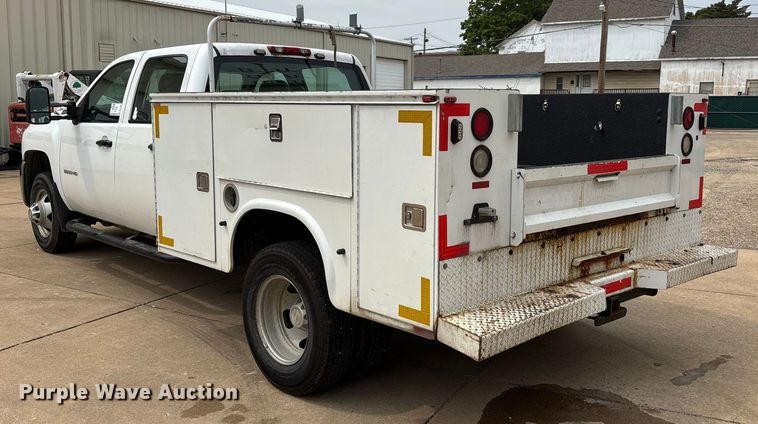 image for item DU1302 2010 Chevrolet Silverado 3500HD Crew Cab utility bed pickup truck