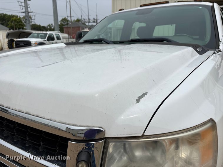 image for item DU1302 2010 Chevrolet Silverado 3500HD Crew Cab utility bed pickup truck