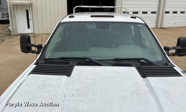 image for item DU1302 2010 Chevrolet Silverado 3500HD Crew Cab utility bed pickup truck