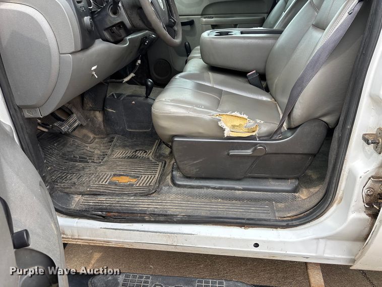 image for item DU1302 2010 Chevrolet Silverado 3500HD Crew Cab utility bed pickup truck