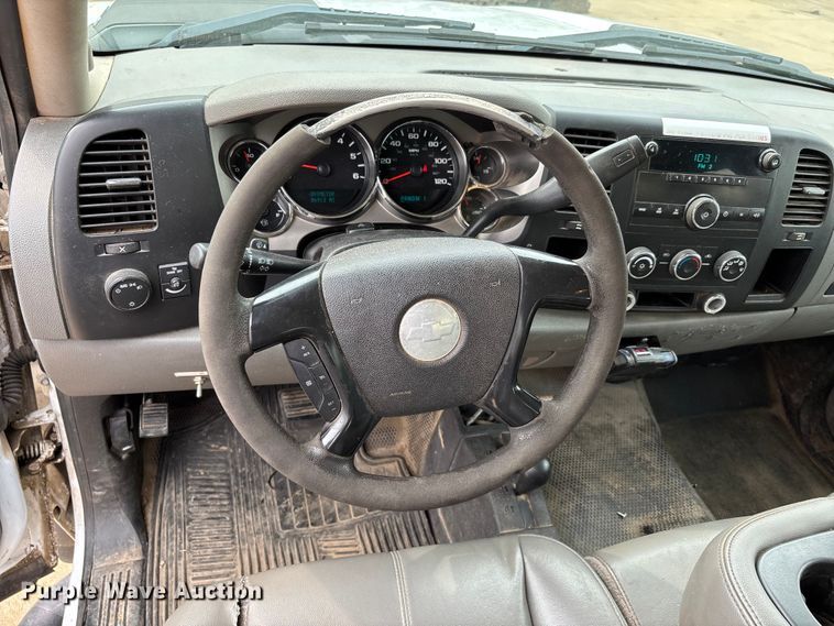 image for item DU1302 2010 Chevrolet Silverado 3500HD Crew Cab utility bed pickup truck