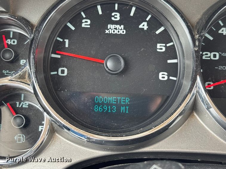 image for item DU1302 2010 Chevrolet Silverado 3500HD Crew Cab utility bed pickup truck