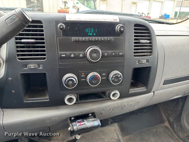 image for item DU1302 2010 Chevrolet Silverado 3500HD Crew Cab utility bed pickup truck