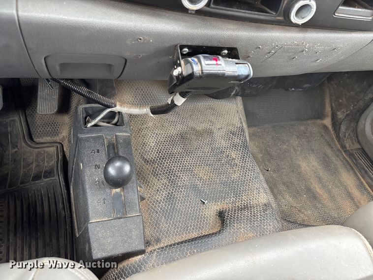 image for item DU1302 2010 Chevrolet Silverado 3500HD Crew Cab utility bed pickup truck