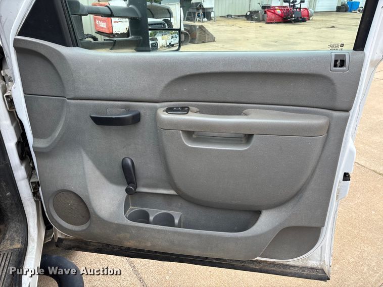 image for item DU1302 2010 Chevrolet Silverado 3500HD Crew Cab utility bed pickup truck