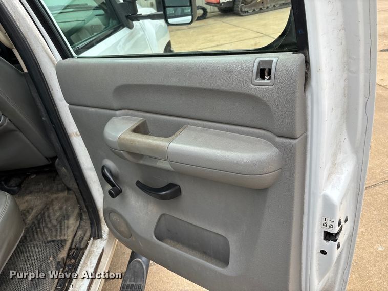 image for item DU1302 2010 Chevrolet Silverado 3500HD Crew Cab utility bed pickup truck