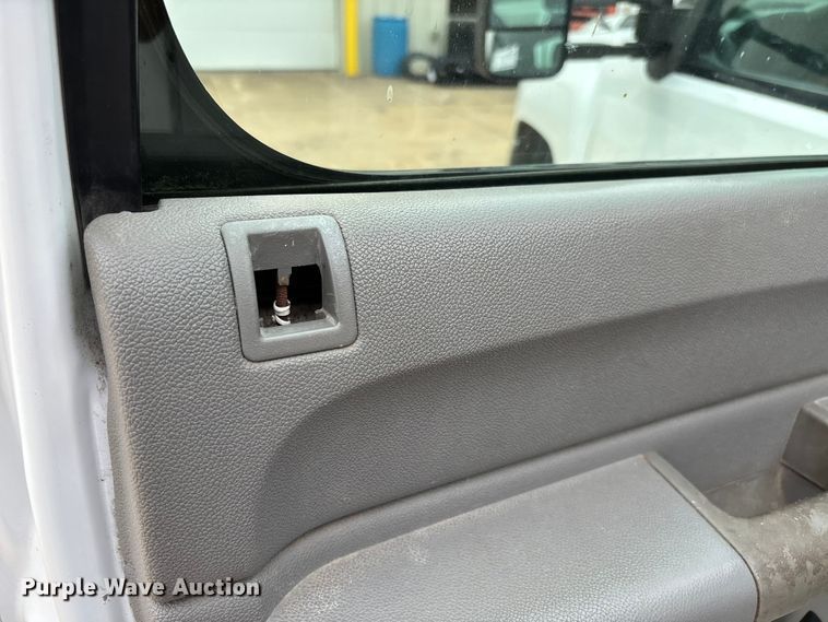 image for item DU1302 2010 Chevrolet Silverado 3500HD Crew Cab utility bed pickup truck