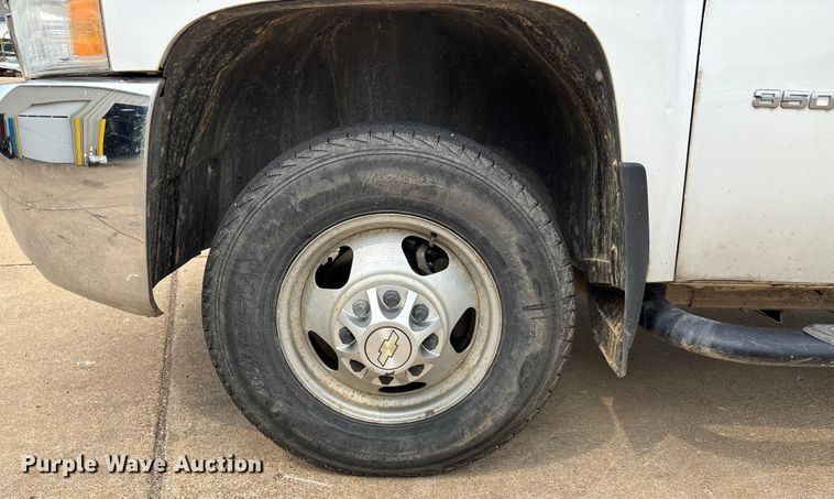 image for item DU1302 2010 Chevrolet Silverado 3500HD Crew Cab utility bed pickup truck