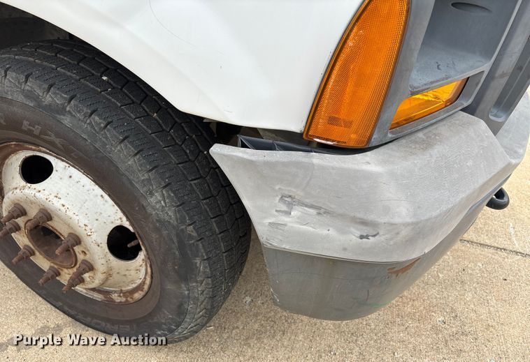 image for item DU1303 2005 Ford F350 Super Duty utility bed pickup truck