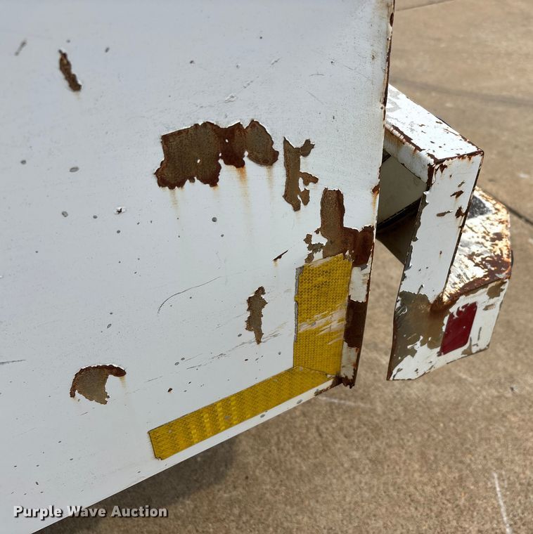 image for item DU1303 2005 Ford F350 Super Duty utility bed pickup truck