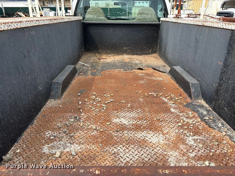 image for item DU1303 2005 Ford F350 Super Duty utility bed pickup truck