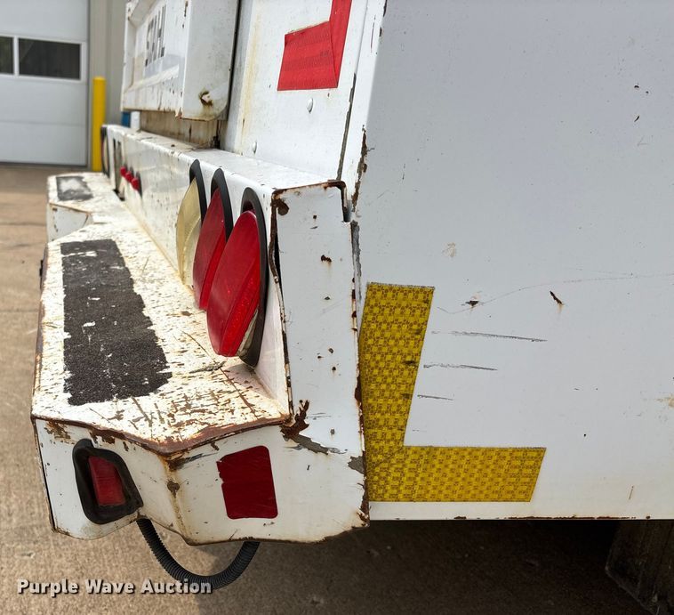 image for item DU1303 2005 Ford F350 Super Duty utility bed pickup truck