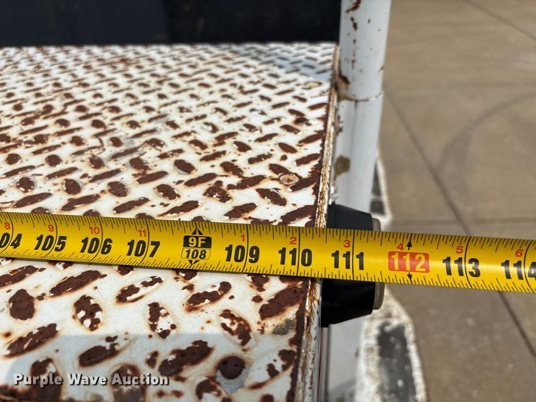 image for item DU1303 2005 Ford F350 Super Duty utility bed pickup truck