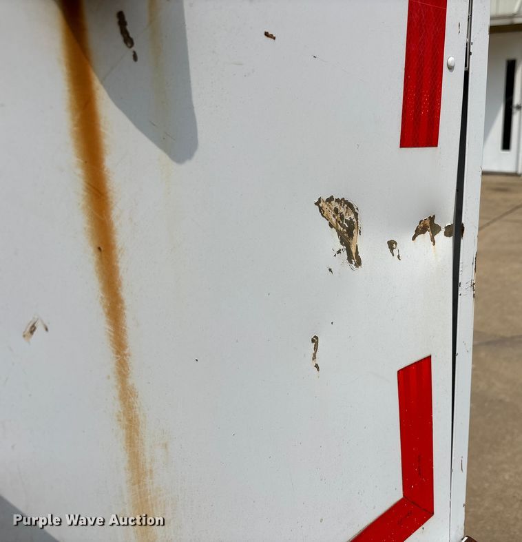 image for item DU1303 2005 Ford F350 Super Duty utility bed pickup truck