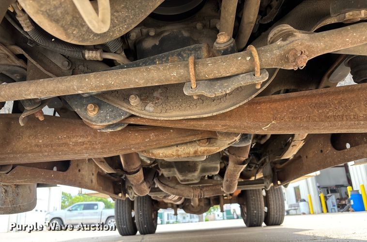 image for item DU1303 2005 Ford F350 Super Duty utility bed pickup truck