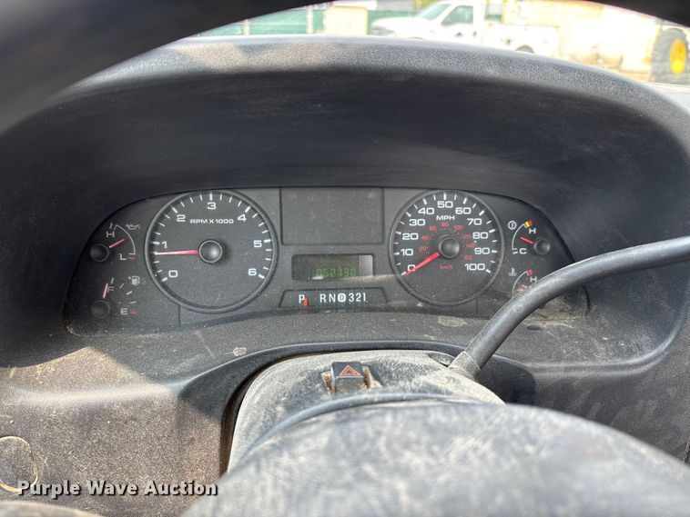 image for item DU1303 2005 Ford F350 Super Duty utility bed pickup truck