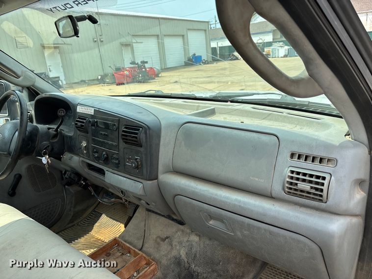 image for item DU1303 2005 Ford F350 Super Duty utility bed pickup truck