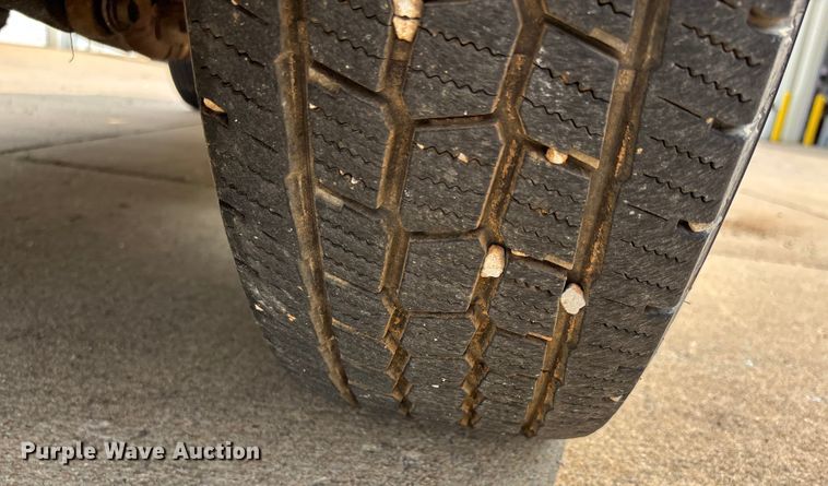 image for item DU1303 2005 Ford F350 Super Duty utility bed pickup truck