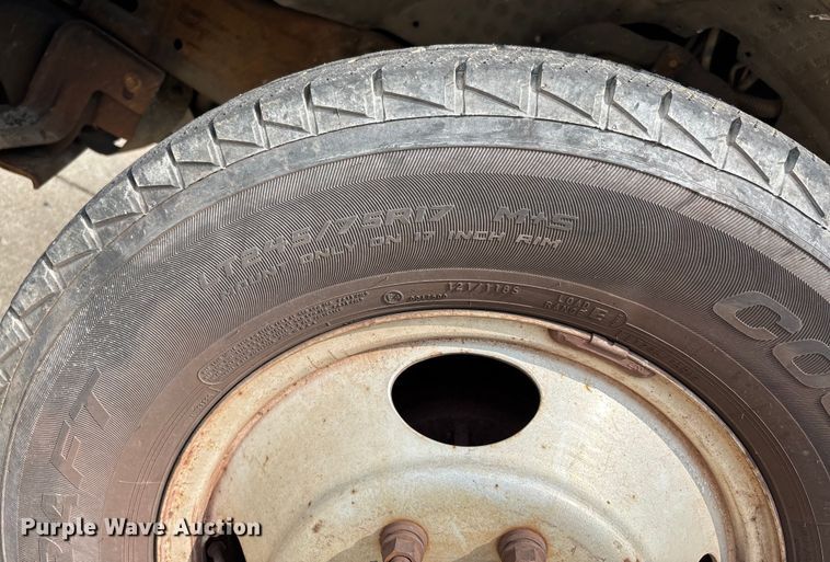 image for item DU1303 2005 Ford F350 Super Duty utility bed pickup truck