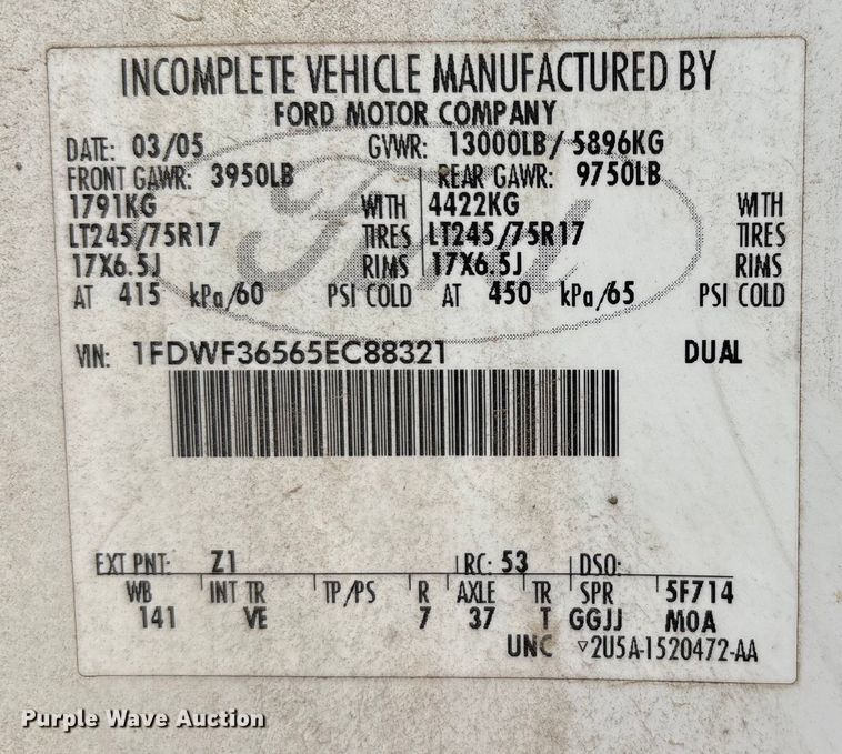 image for item DU1303 2005 Ford F350 Super Duty utility bed pickup truck