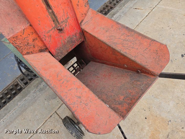 image for item DU6765 W-W A-E wood chipper