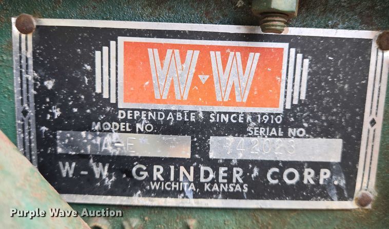 image for item DU6765 W-W A-E wood chipper