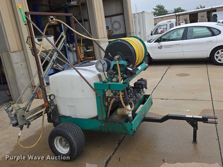 image for item DU6767 Lesco sprayer trailer