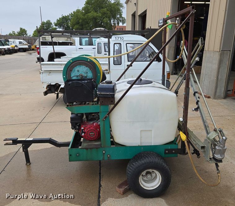 image for item DU6767 Lesco sprayer trailer