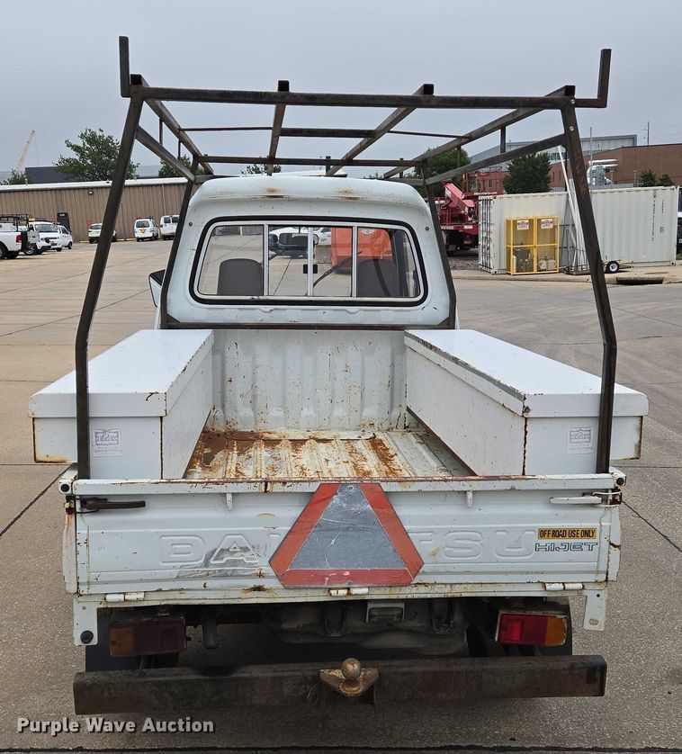 image for item DU6768 1992 Daihatsu S80LP-JTRK mini truck