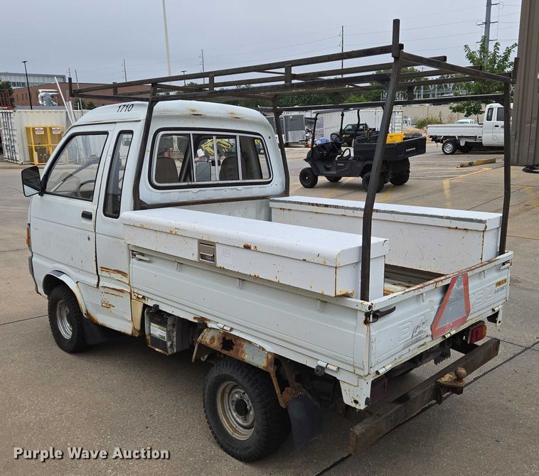 image for item DU6768 1992 Daihatsu S80LP-JTRK mini truck