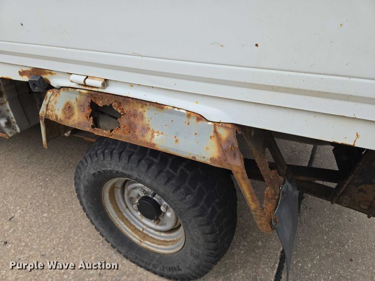 image for item DU6768 1992 Daihatsu S80LP-JTRK mini truck