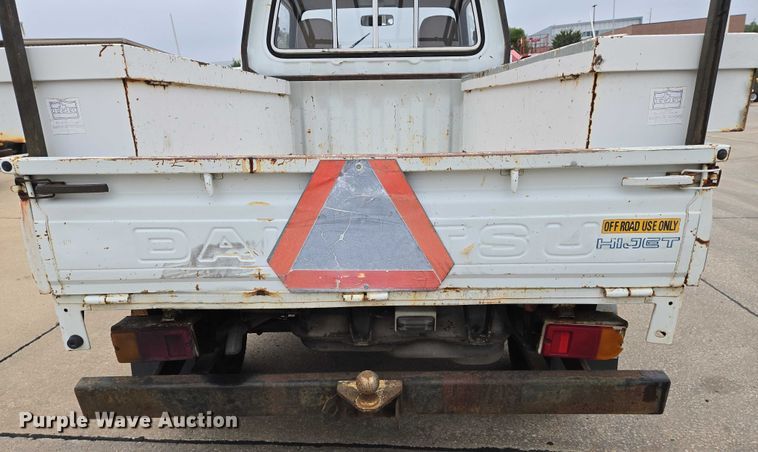 image for item DU6768 1992 Daihatsu S80LP-JTRK mini truck