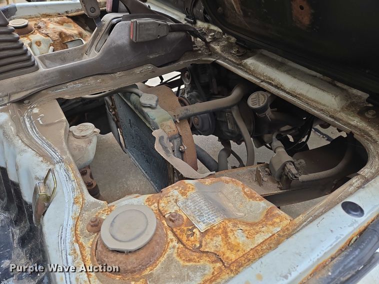 image for item DU6768 1992 Daihatsu S80LP-JTRK mini truck