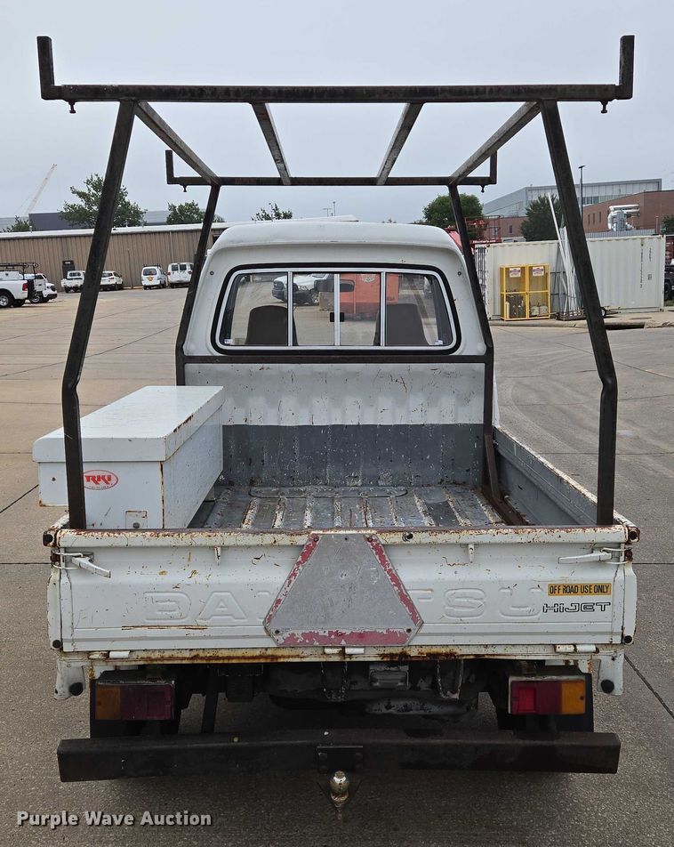 image for item DU6771 1996 Daihatsu S80LP-JTRK mini truck