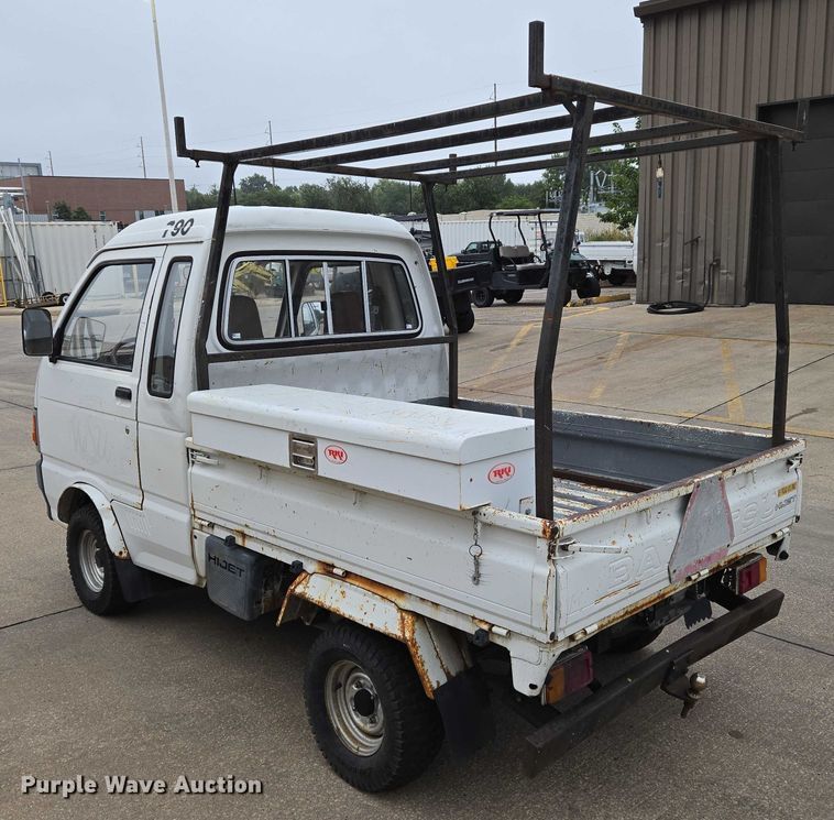 image for item DU6771 1996 Daihatsu S80LP-JTRK mini truck